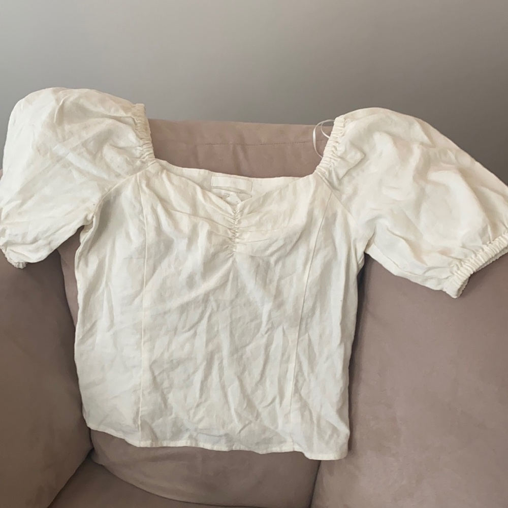 NWT Puff sleeve linen blend top